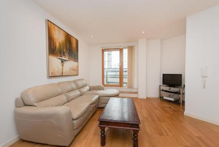2 bedroom Flat to let in Marsh Lane, Leeds, LS9