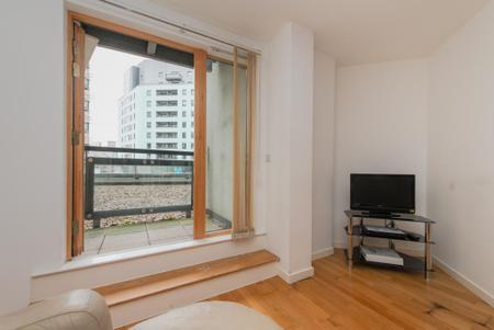 2 bedroom Flat to let in Marsh Lane, Leeds, LS9
