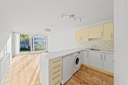 3 bedroom End of terrace house for sale in Newton Garth, Chapel Allerton, Leeds, LS7