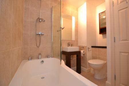 2 bedroom Flat to let in Langtons Wharf, The Calls, Leeds, LS2