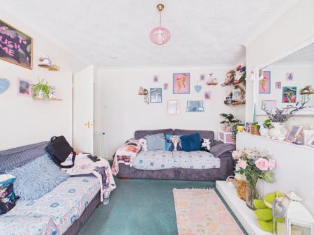 3 bedroom Semi-detached house for sale in Avondale Road, Wigston, LE18