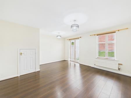 3 bedroom Terraced House for sale in Heybridge Road, Leicester, LE5