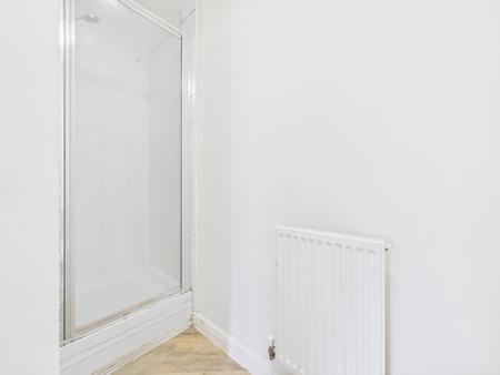 3 bedroom Terraced House for sale in Heybridge Road, Leicester, LE5