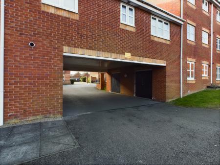 2 bedroom Flat for sale in Watergate Court, Leicester, LE3
