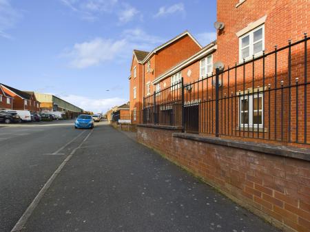 2 bedroom Flat for sale in Watergate Court, Leicester, LE3