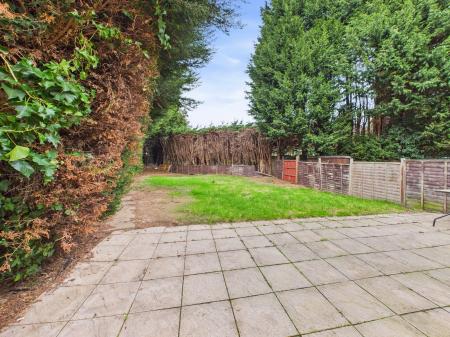 3 bedroom Semi-detached house to let in Fairfield Road, Oadby, LE2