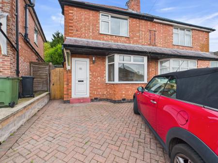 3 bedroom Semi-detached house to let in Fairfield Road, Oadby, LE2