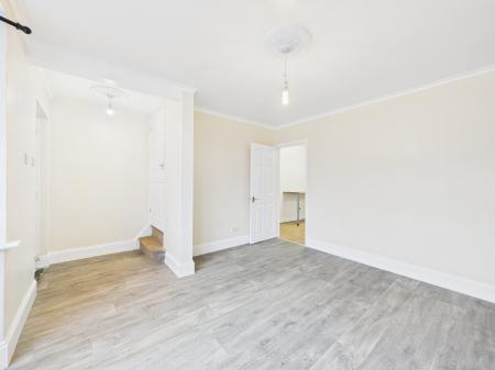 3 bedroom Semi-detached house to let in Fairfield Road, Oadby, LE2