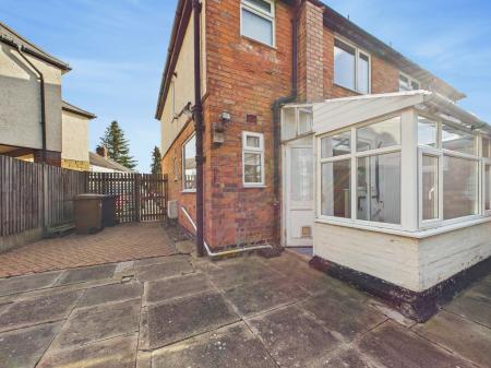 2 bedroom Semi-detached house for sale in Granby Close, Hinckley, LE10