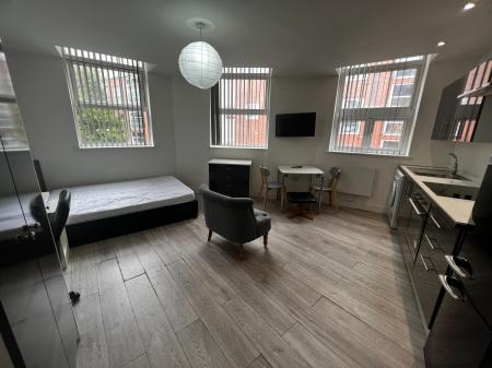 1 bedroom Flat to let in Chatham Street, Leicester, LE1