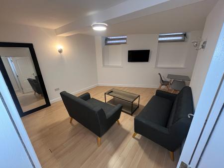 1 bedroom Flat to let in Chatham Street, Leicester, LE1