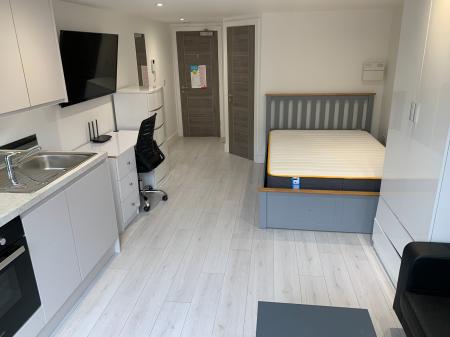 1 bedroom Flat to let in Millstone Lane, Leicester, LE1