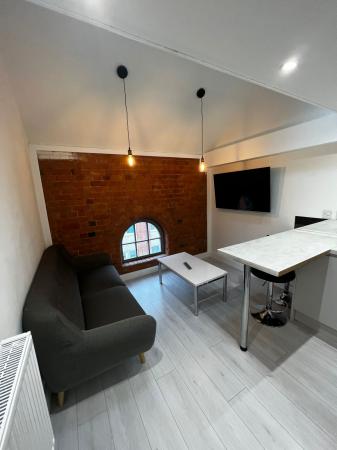 1 bedroom Flat to let in Millstone Lane, Leicester, LE1
