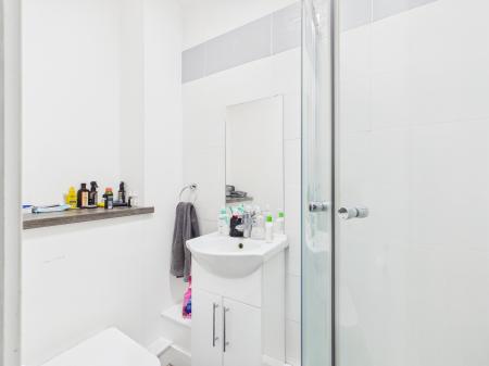 5 bedroom Flat to let in Marble Street, Leicester, LE1