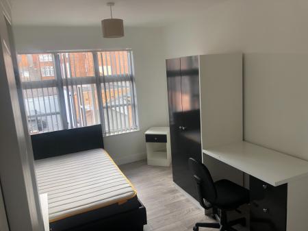 5 bedroom Flat to let in Marble Street, Leicester, LE1