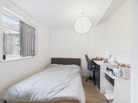 5 bedroom Flat to let in Marble Street, Leicester, LE1