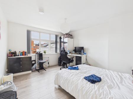 5 bedroom Flat to let in Marble Street, Leicester, LE1