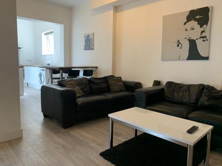 4 bedroom Flat to let in Millstone Street, Leicester, LE1