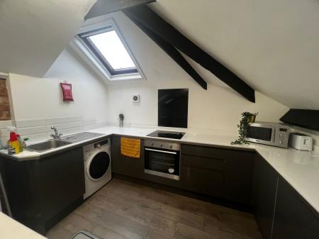 5 bedroom Flat to let in Millstone Street, Leicester, LE1