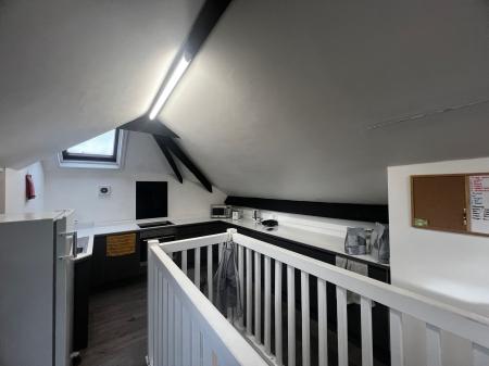 5 bedroom Flat to let in Millstone Street, Leicester, LE1