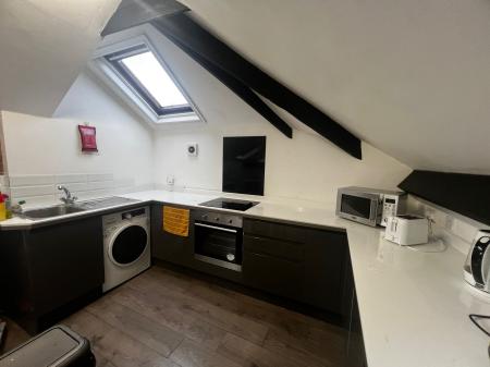 5 bedroom Flat to let in Millstone Street, Leicester, LE1