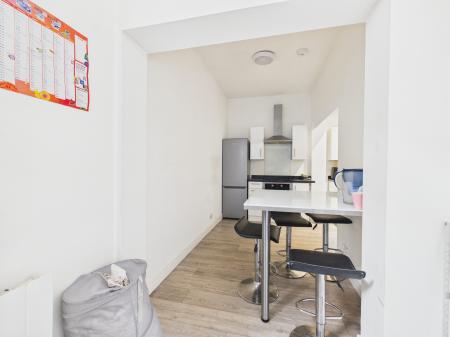 4 bedroom Flat to let in Marble Street, Leicester, LE1