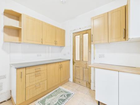 2 bedroom Flat to let in Fosse Road South, Leicester, LE3