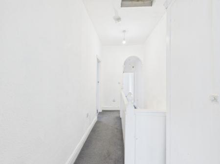2 bedroom Flat to let in Fosse Road South, Leicester, LE3