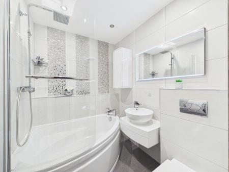3 bedroom Semi-detached house for sale in Darien Way, Leicester, LE3