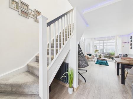 3 bedroom Semi-detached house for sale in Darien Way, Leicester, LE3