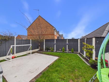 3 bedroom Semi-detached house for sale in Darien Way, Leicester, LE3