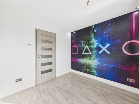 3 bedroom Semi-detached house for sale in Darien Way, Leicester, LE3