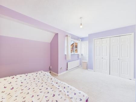 3 bedroom Semi-detached house for sale in Darien Way, Leicester, LE3