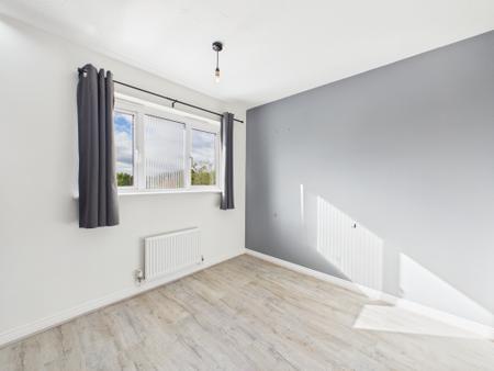 3 bedroom Semi-detached house for sale in Darien Way, Leicester, LE3