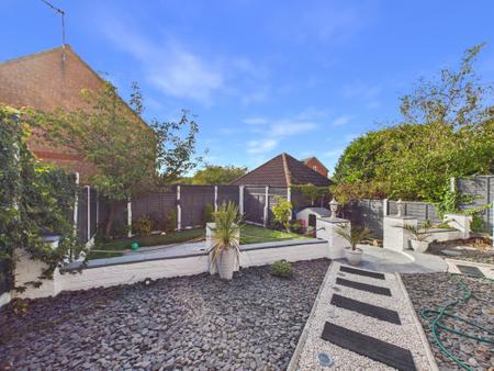 3 bedroom Semi-detached house for sale in Darien Way, Leicester, LE3