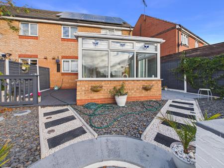 3 bedroom Semi-detached house for sale in Darien Way, Leicester, LE3