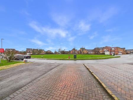 3 bedroom Semi-detached house for sale in Darien Way, Leicester, LE3