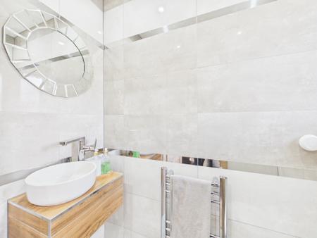 3 bedroom Semi-detached house for sale in Darien Way, Leicester, LE3