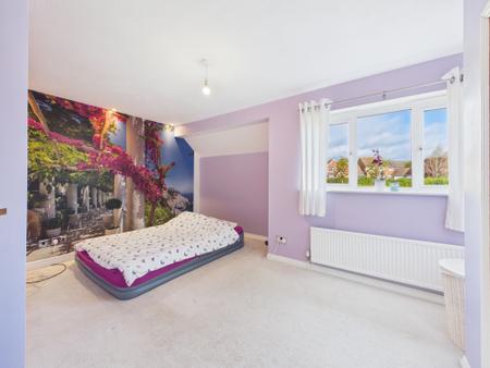 3 bedroom Semi-detached house for sale in Darien Way, Leicester, LE3