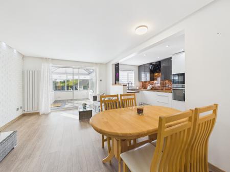 3 bedroom Semi-detached house for sale in Darien Way, Leicester, LE3