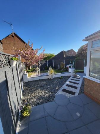 3 bedroom Semi-detached house for sale in Darien Way, Leicester, LE3