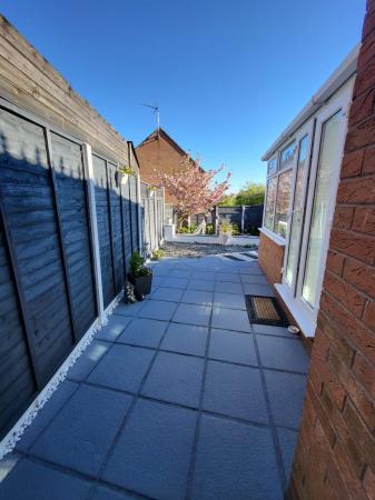 3 bedroom Semi-detached house for sale in Darien Way, Leicester, LE3