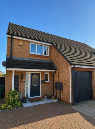 3 bedroom Semi-detached house for sale in Darien Way, Leicester, LE3