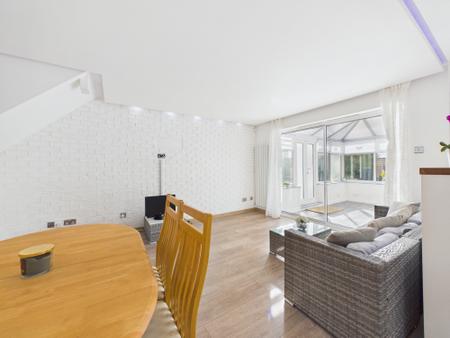 3 bedroom Semi-detached house for sale in Darien Way, Leicester, LE3