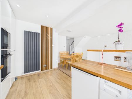 3 bedroom Semi-detached house for sale in Darien Way, Leicester, LE3
