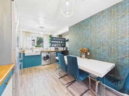 5 bedroom Semi-detached house for sale in Beech Drive, Leicester, LE3