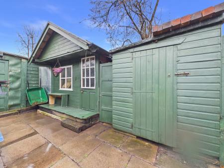 5 bedroom Semi-detached house for sale in Beech Drive, Leicester, LE3