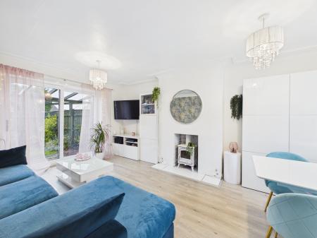 5 bedroom Semi-detached house for sale in Beech Drive, Leicester, LE3