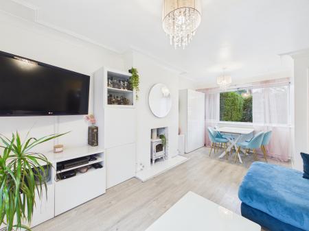 5 bedroom Semi-detached house for sale in Beech Drive, Leicester, LE3