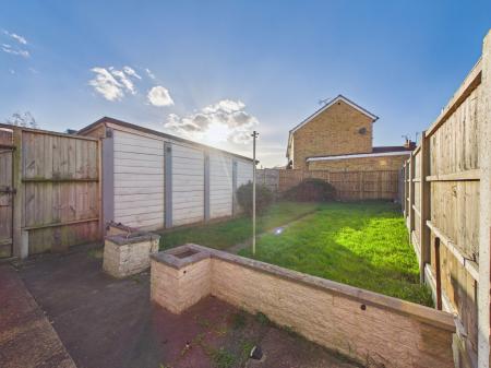 3 bedroom Semi-detached house for sale in Cornwall Road, Wigston, LE18